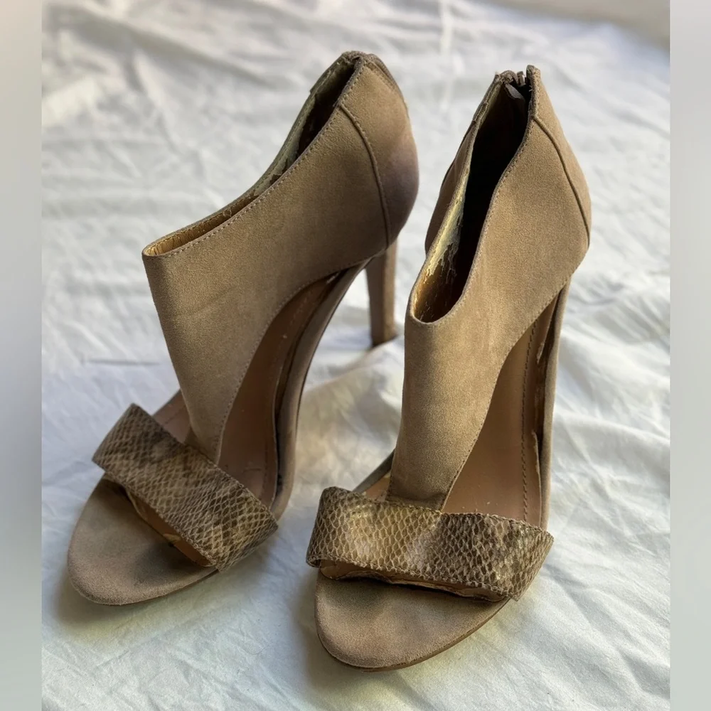 BCBG Women’s High heel Sandals Size 8 Nude/Tan - Picture 1 of 5